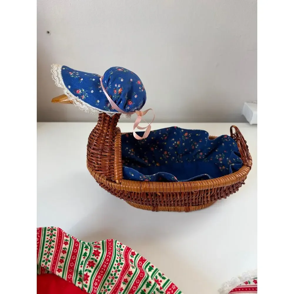 Vintage Wicker Duck Basket w 2 Handmade Liners & Bonnets Country Cottage Decor